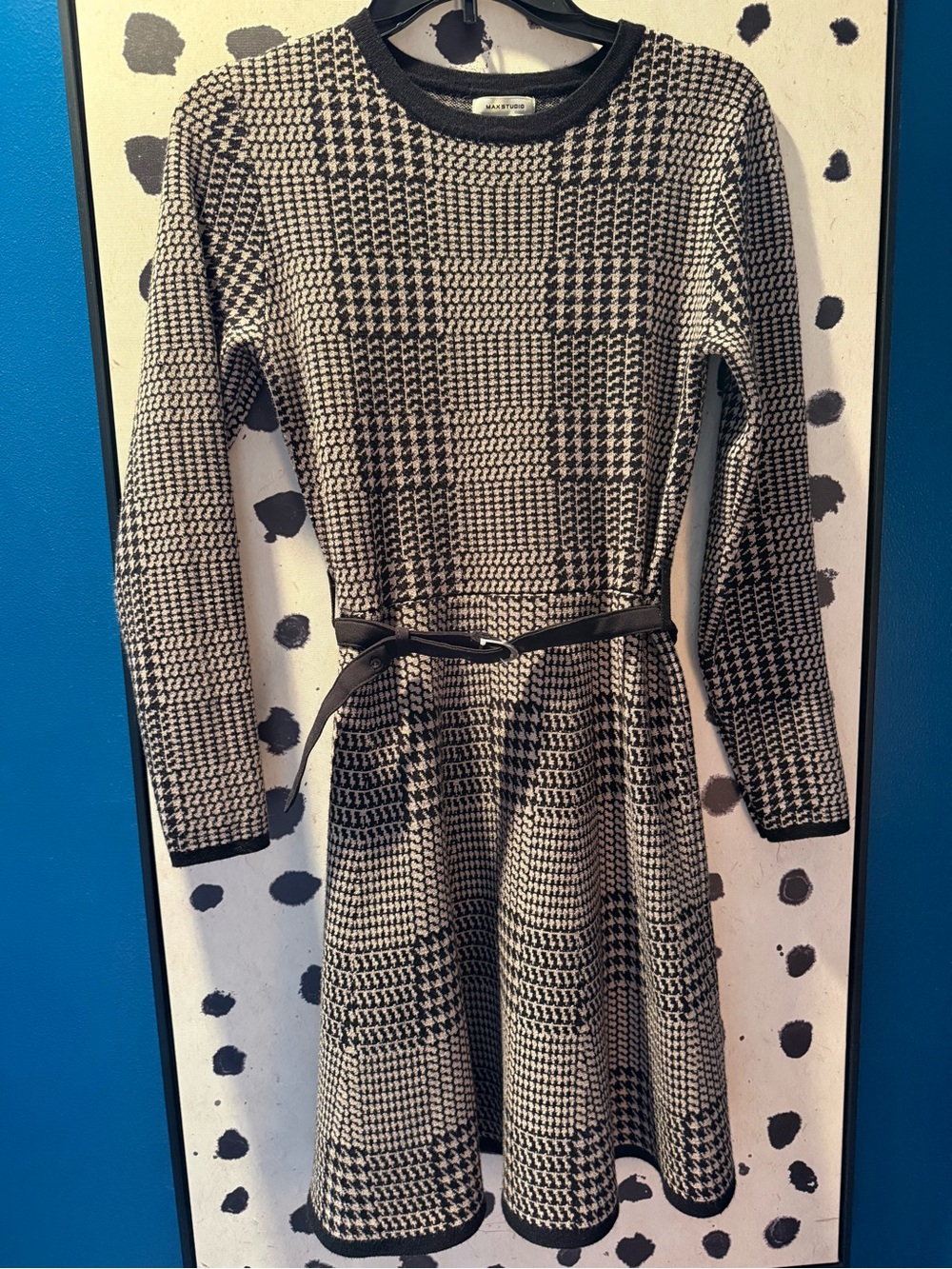 Max Studio Black and White Houndstooth Belted Long Sleeve Dress